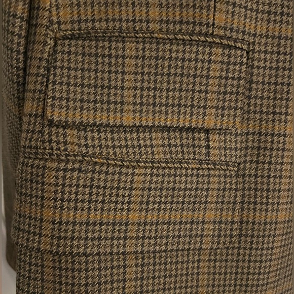 Brooks Brother’s Saxon Wool Sports Coat - Picture 4 of 5